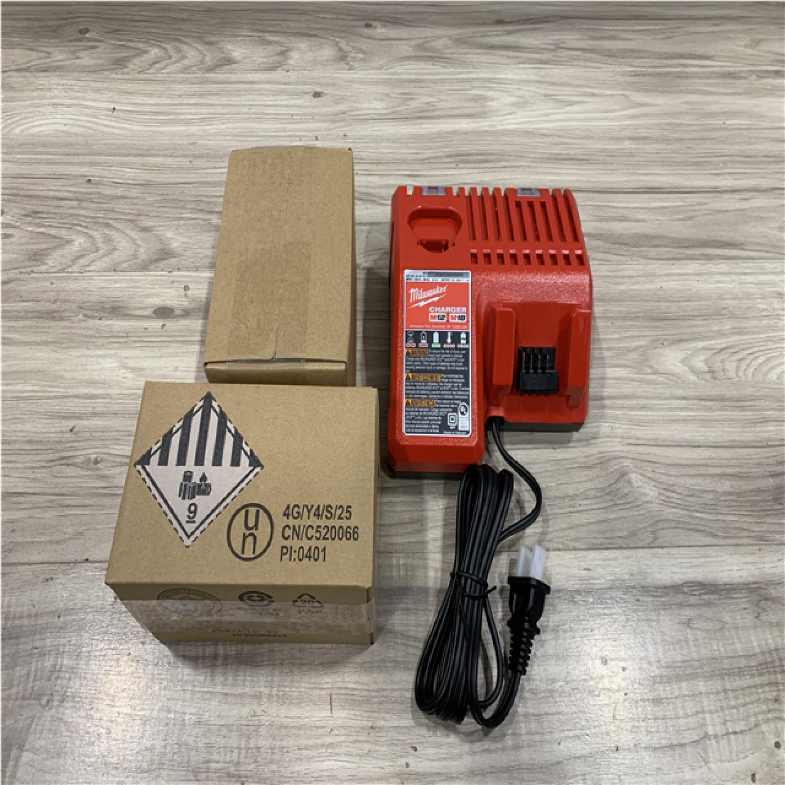 Like NEW! Milwaukee 18-Volt Lithium-Ion High Output Starter Kit