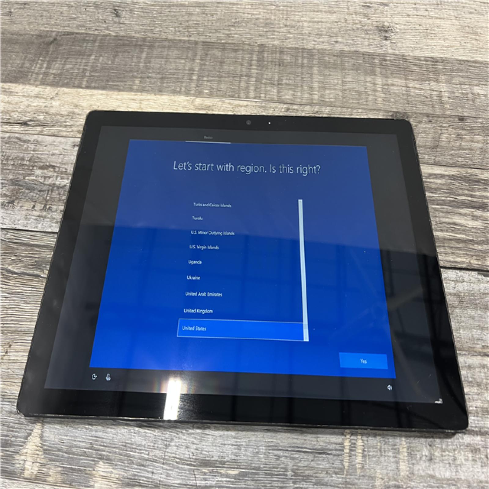 AS-IS Microsoft Surface Pro 7 12.3-inch Touch Screen Laptop - 10th Gen, 8GB RAM, 256GB SSD, Windows 10
