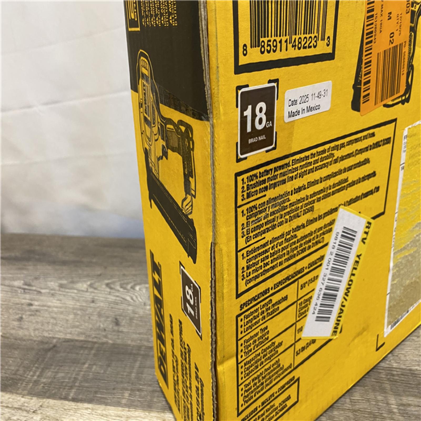 NEW - DeWalt 20V MAX XR Lithium-Ion Cordless 18-Gauge Brad Nailer (Tool Only)