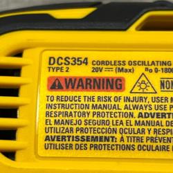 AS-IS DEWALT ATOMIC 20V MAX Cordless Brushless Oscillating Multi Tool Kit