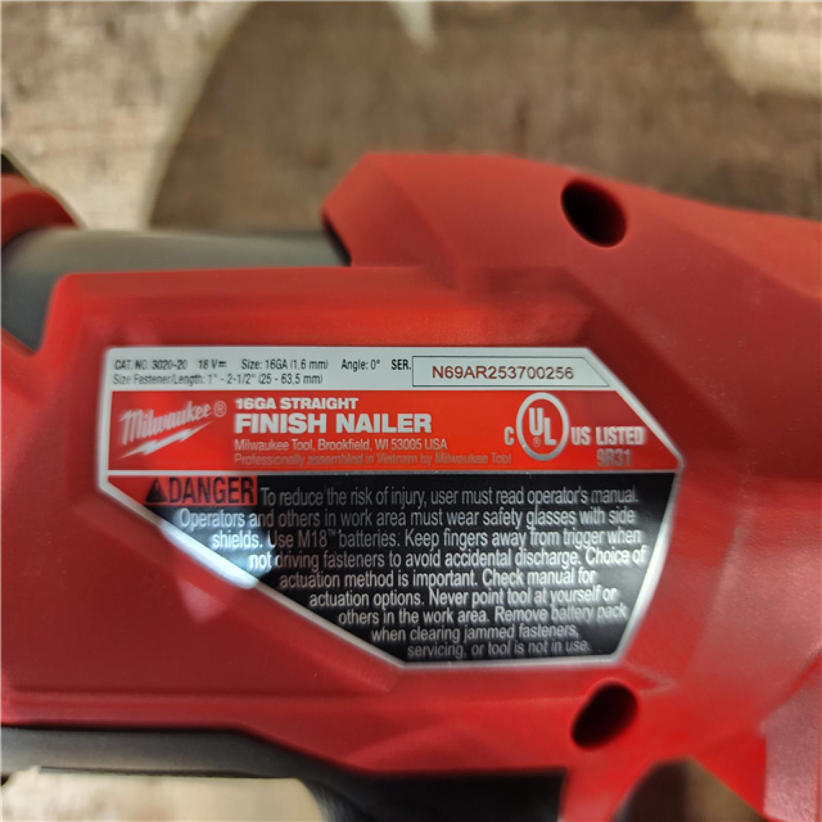 HOUSTON LOCATION - AS - IS Milwaukee FUEL 18-Volt Lithium-Ion Brushless Cordless Gen ll 16-Gauge Straight Finish Nailer (Tool Only)