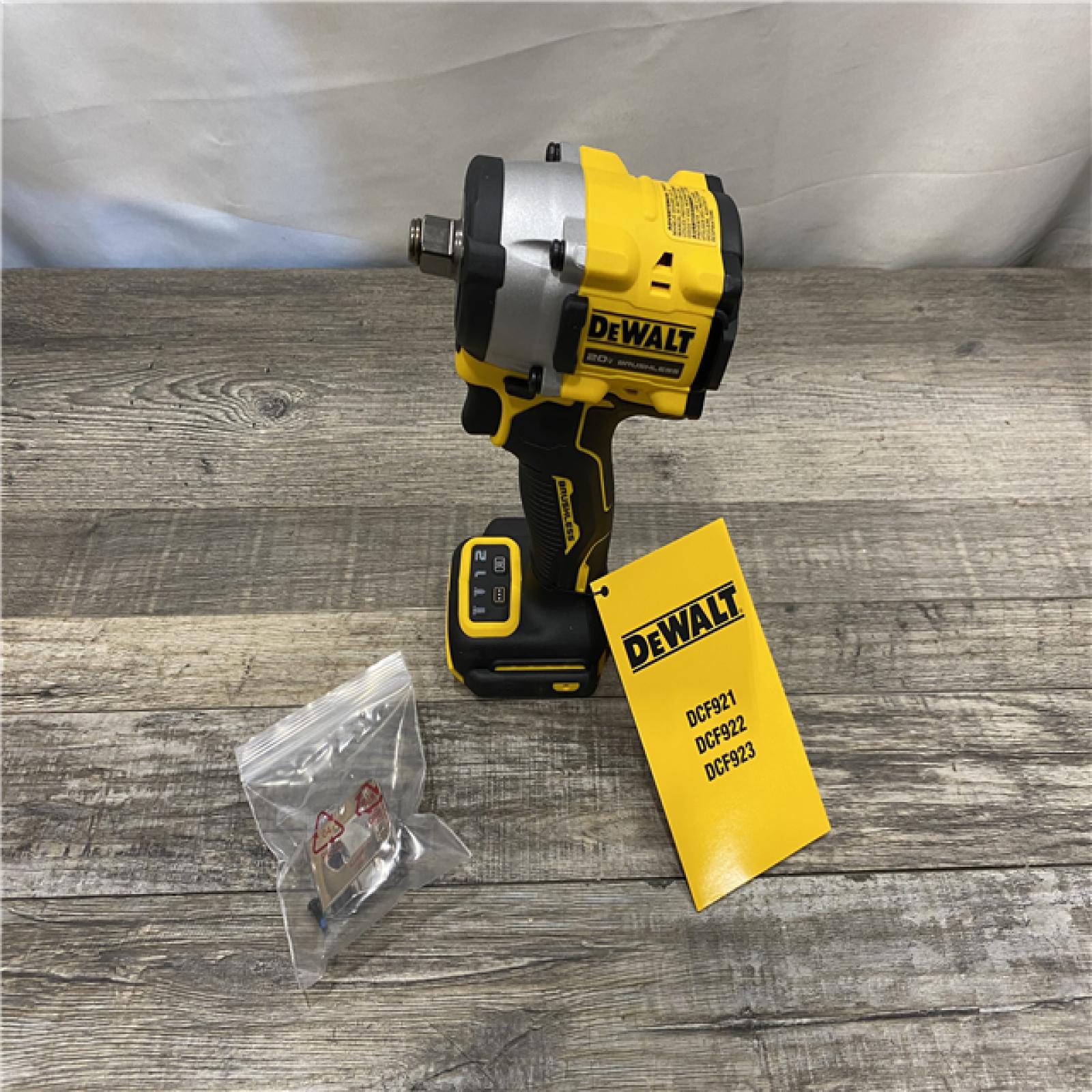 LIKE NEW - DEWALT ATOMIC 20V MAX Cordless Brushless 1/2 in. Variable Speed Impact Wrench (Tool Only)