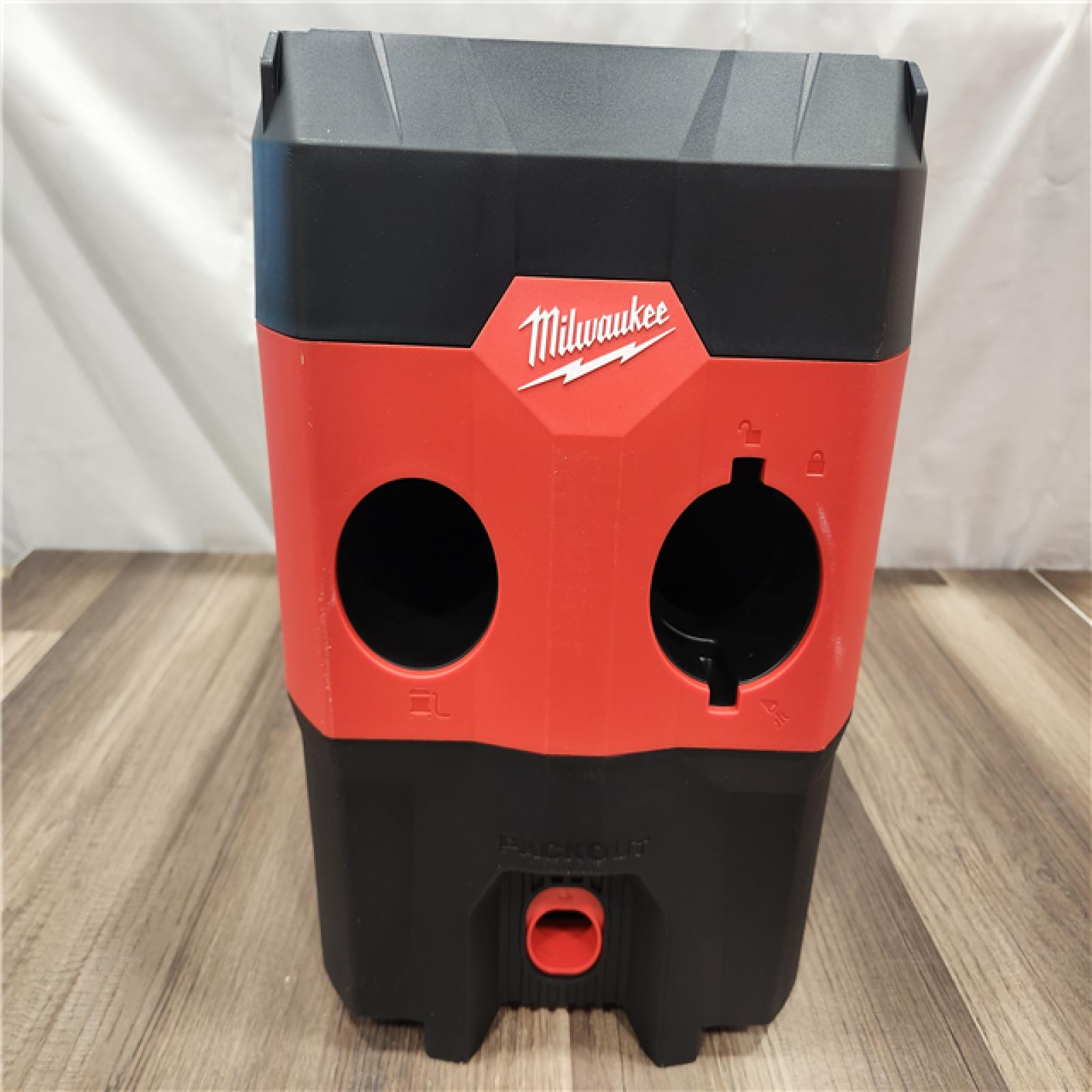 AS-IS- Milwaukee Packout Compact Debris Separator Wet/Dry Vac Attachment 2.5 Gal 1 Pc