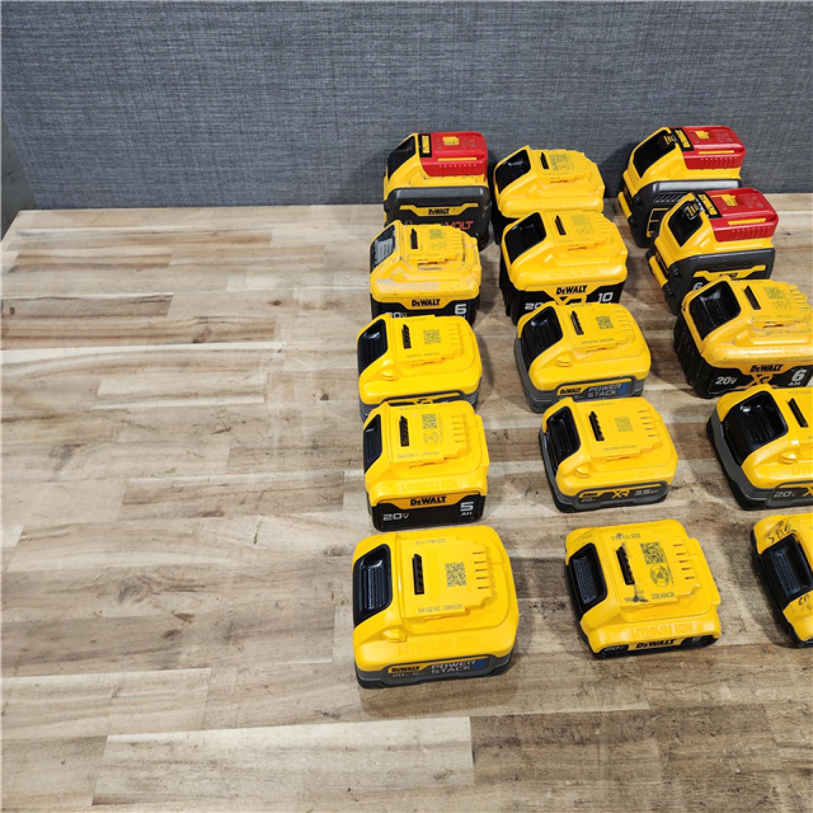 HOUSTON LOCATION - AS - IS DEWALT BATTERY PACK QTY - 15