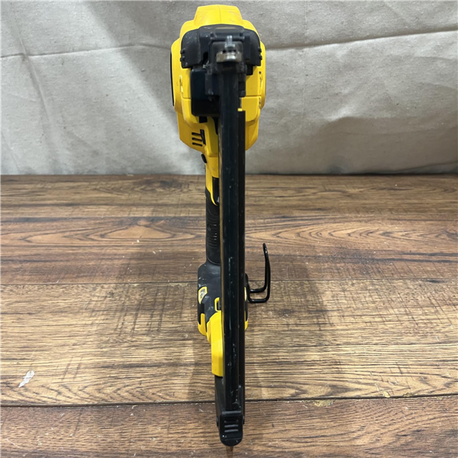 AS-IS DEWALT 20V MAX XR 18 Gauge Brad Nailer Kit