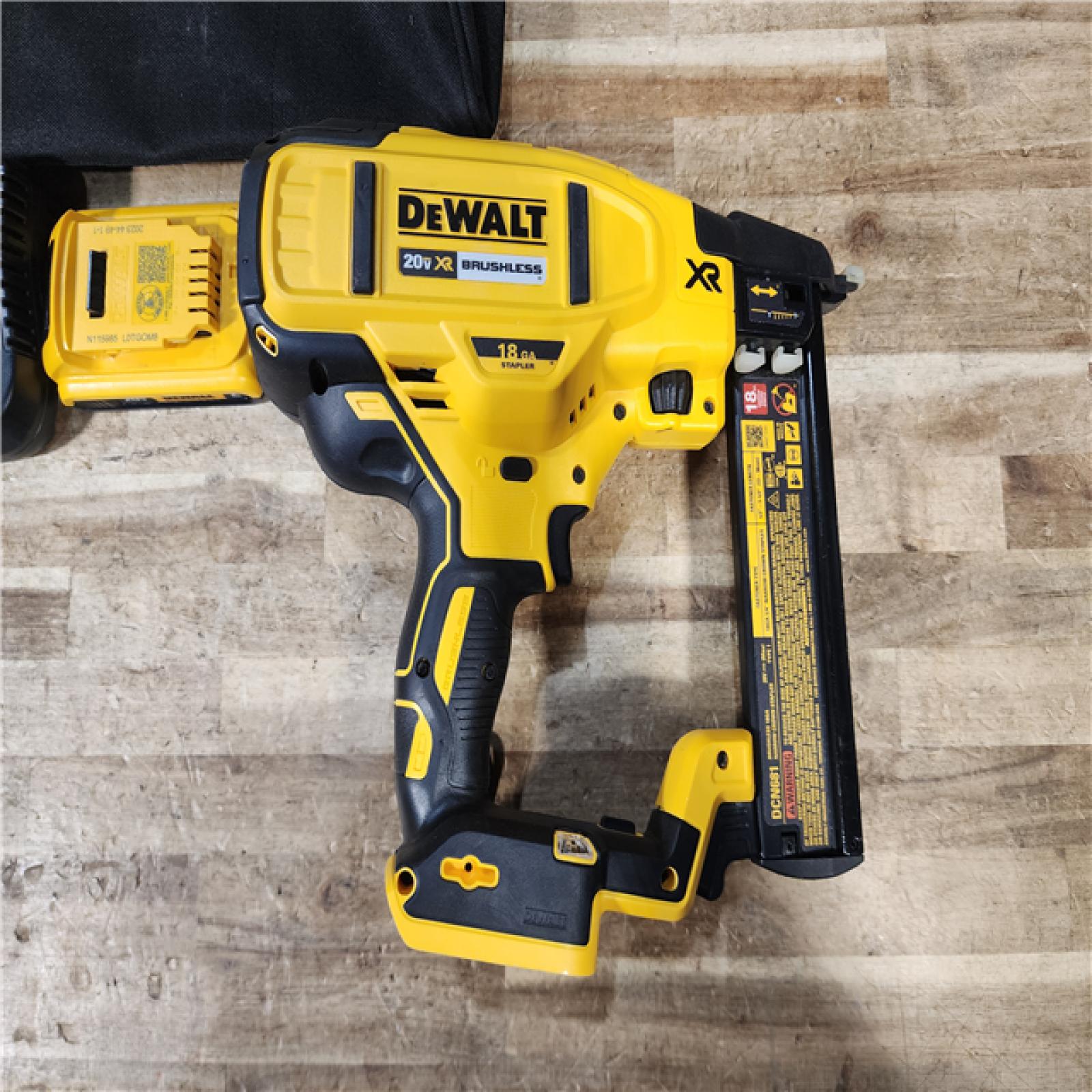HOUSTON LOCATION - AS - IS DEWALT 20V MAX XR Lithium-Ion Cordless 18-Gauge Narrow Crown Stapler Kit