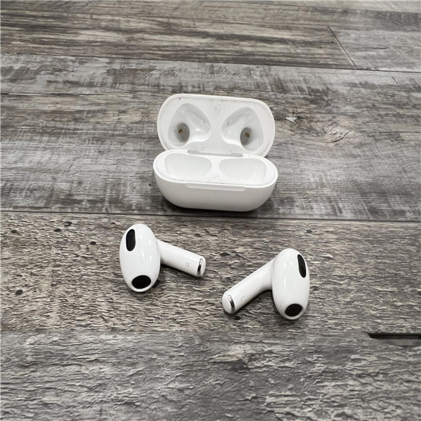 AS-IS Apple - AirPods (3rd generation) with Lightning Charging Case - White