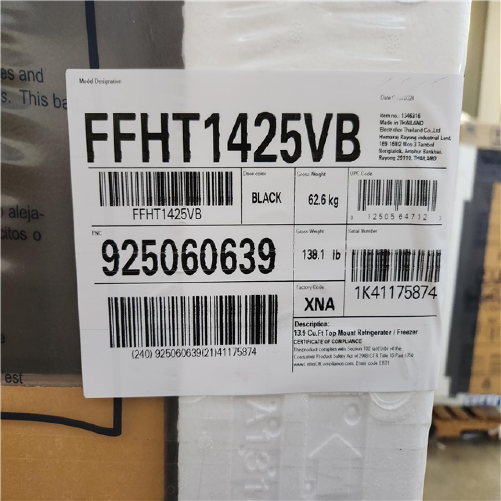 Phoenix Location NEW Frigidaire 27.6 in. 14 cu. ft. Top Freezer Refrigerator in Black, ENERGY STAR (Sealed)