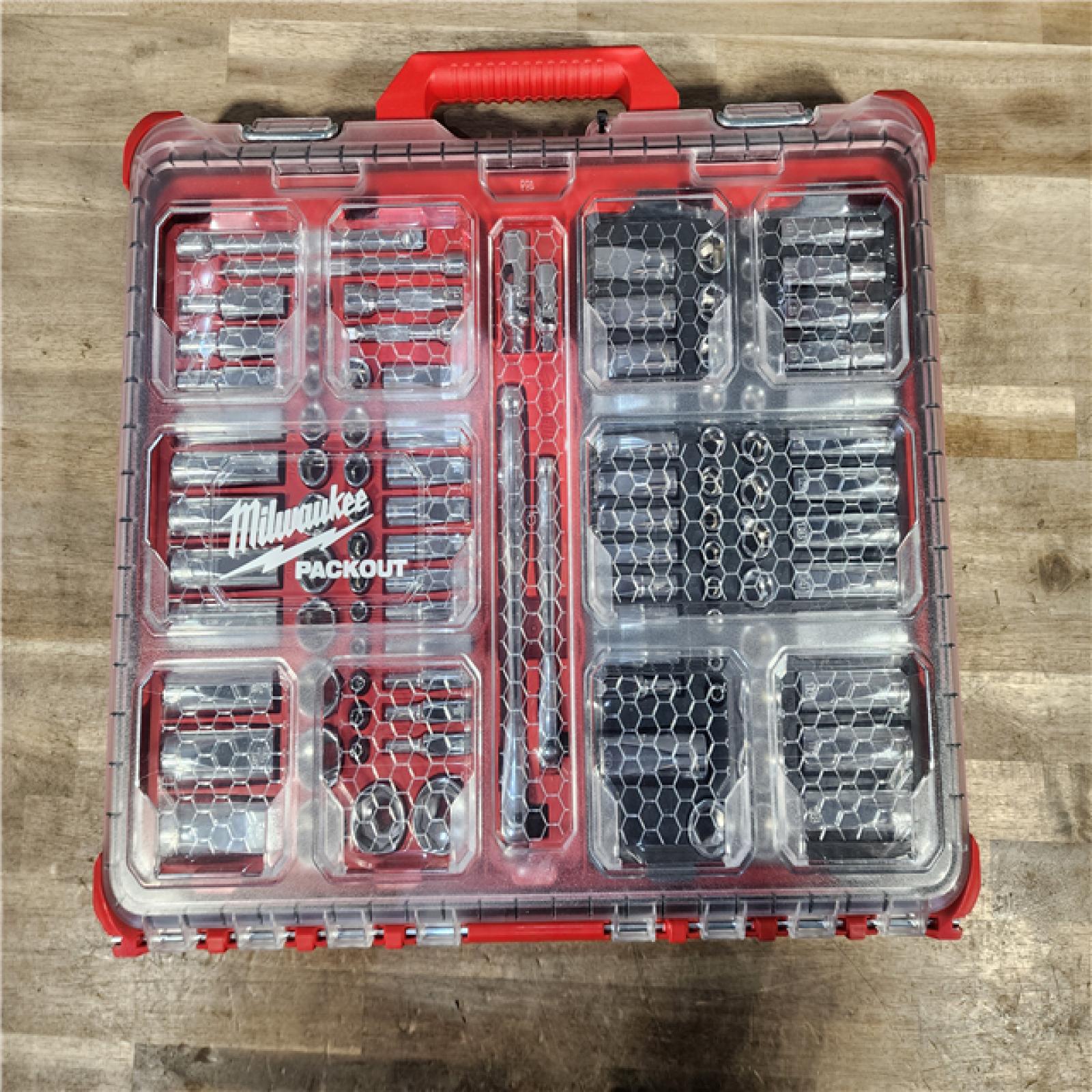 HOUSTON LOCATION - AS-IS (APPEARS LIKE NEW) MILWAUKEE 1/4 & 1/8 METRIC & SAE RATCHET AND SOCKET SET