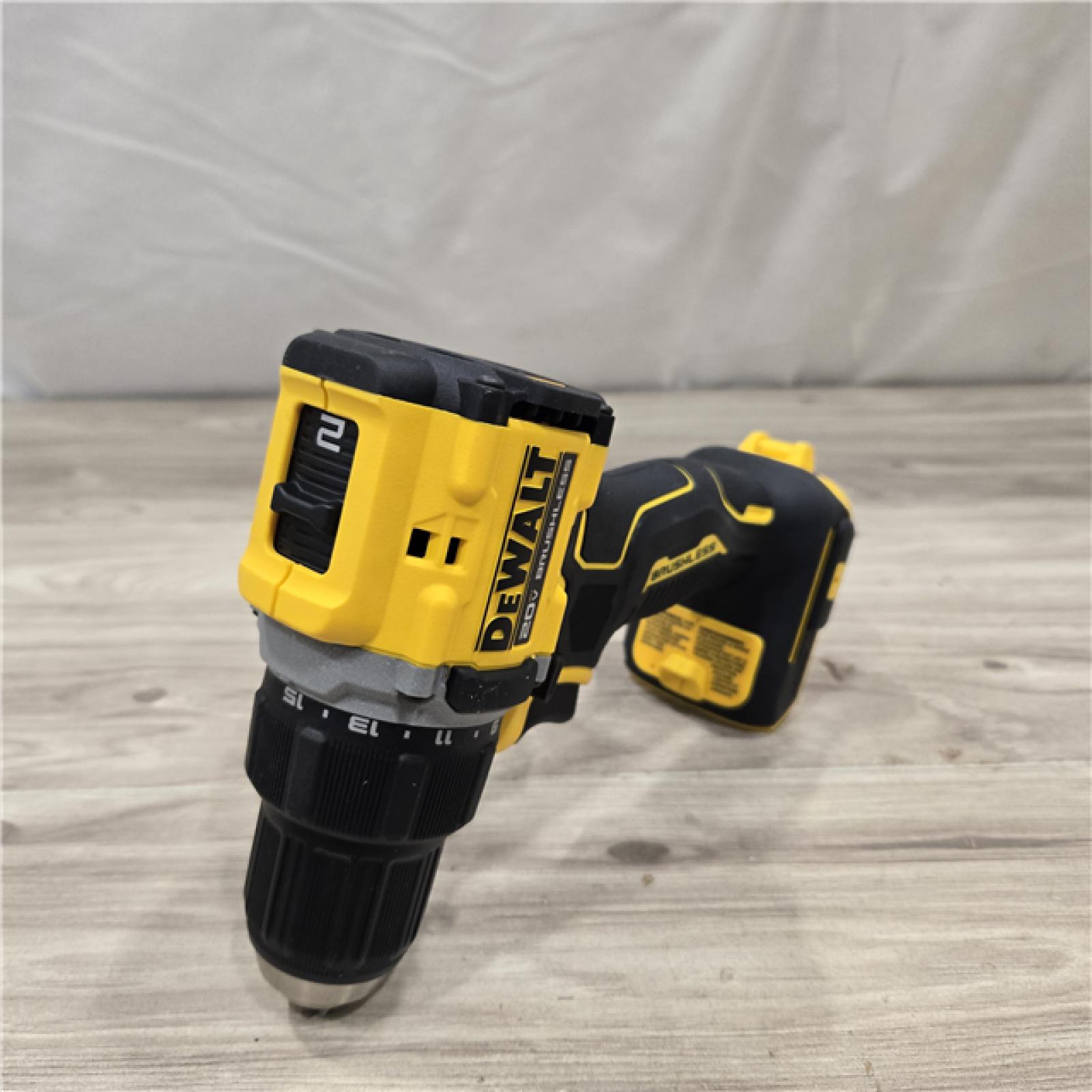 AS-IS DEWALT ATOMIC COMPACT SERIES 20V MAX* Cordless 1/2 Drill/Driver Kit