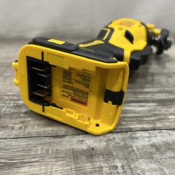 AS-IS DEWALT ATOMIC 20V MAX Lithium-Ion Cordless Brushless Oscillating Tool Kit