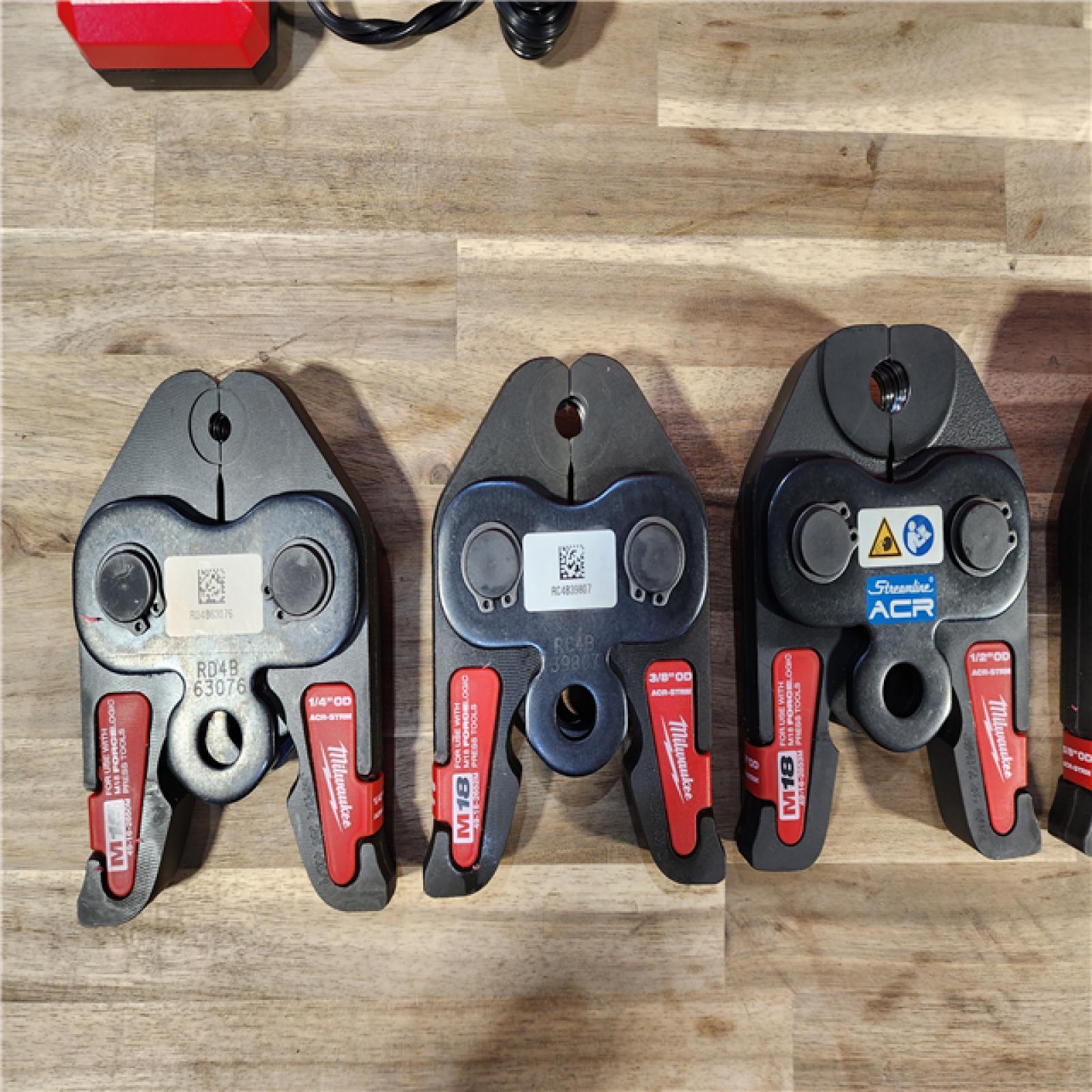 HOUSTON LOCATION - AS-IS (APPEARS LIKE NEW) Milwaukee 2922-22M M18 FORCE LOGIC Press Tool Kit W/ One-Key with 1/4 -7/8 Streamline ACR Jaws