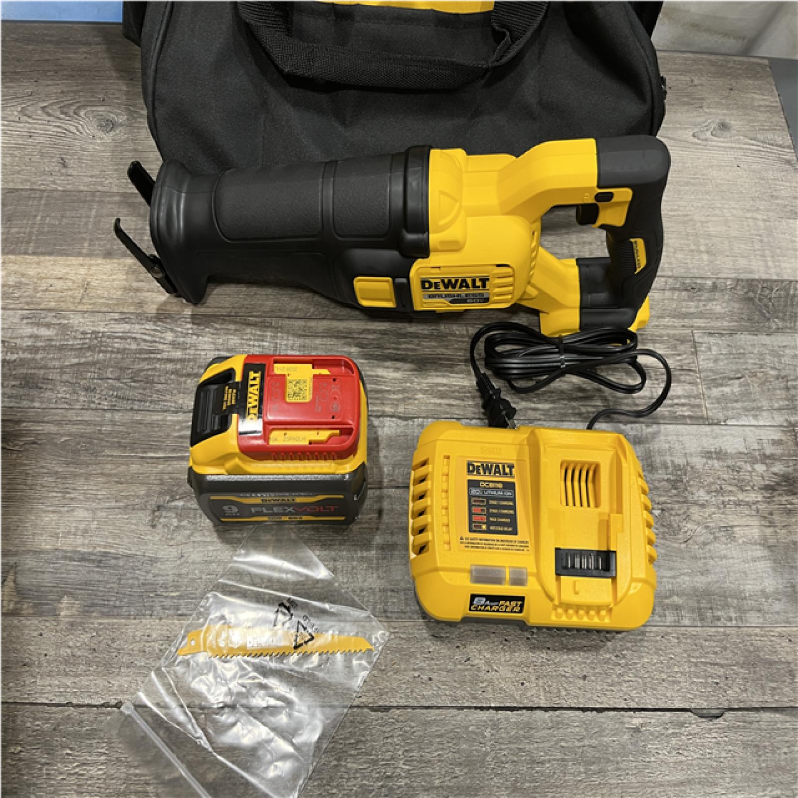 AS-IS DEWALT FLEXVOLT 60-Volt MAX Cordless Brushless Reciprocating Saw Kit