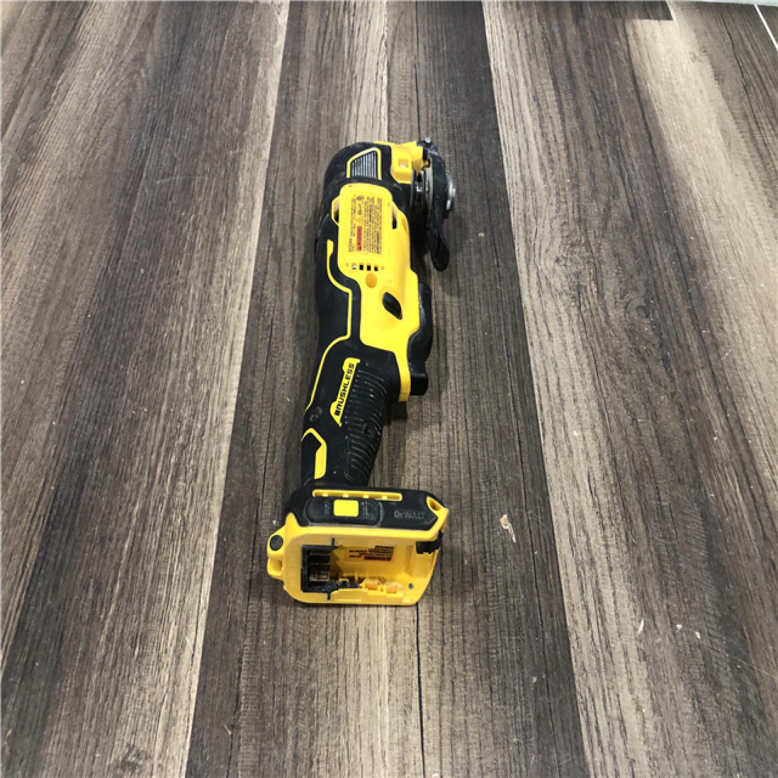 AS-IS DEWALT ATOMIC 20V MAX Cordless Brushless Oscillating Multi Tool (Tool Only)