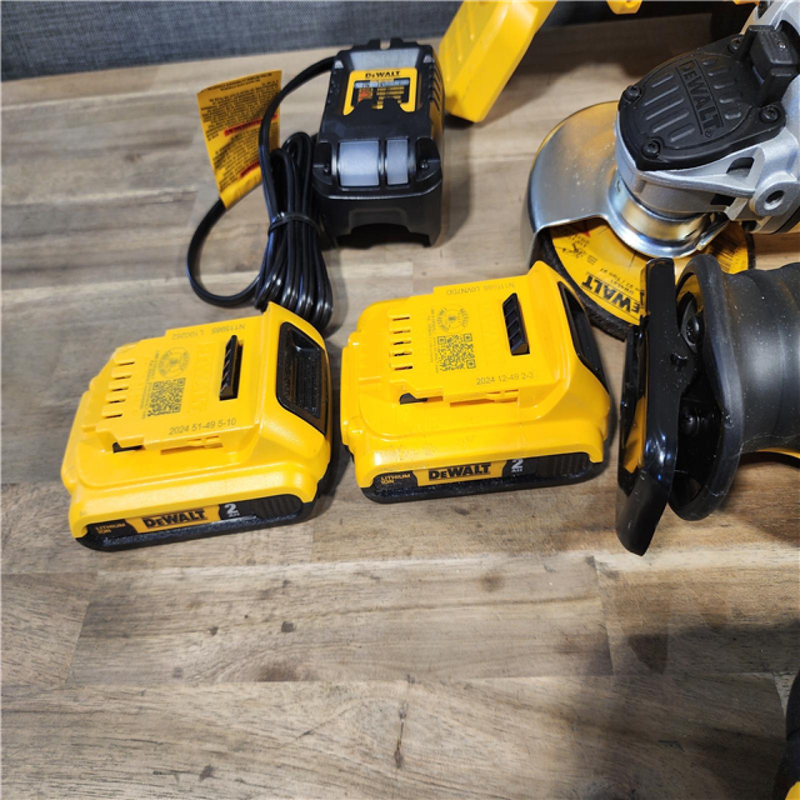 HOUSTON LOCATION - AS-IS DEWALT 9 TOOL COMBO KIT W/ (2) BATTERY & CHARGER