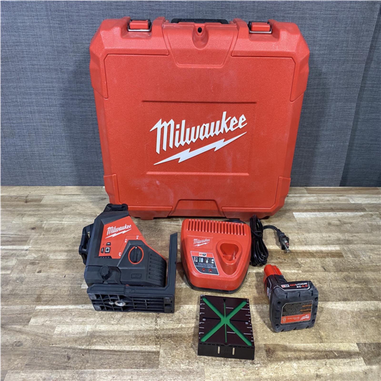 Houston Location AS-IS Milwaukee 12-Volt Lithium-Ion Cordless Green 250 ft. 3-Plane Laser Level Kit
