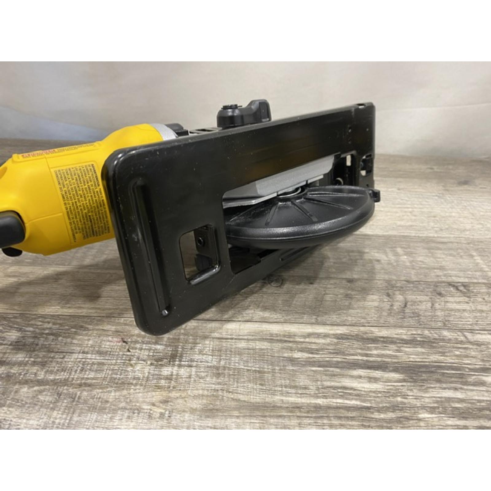 AS-IS DEWALT ATOMIC 20V MAX Cordless Brushless 4-1/2 in. Circular Saw (Tool Only)