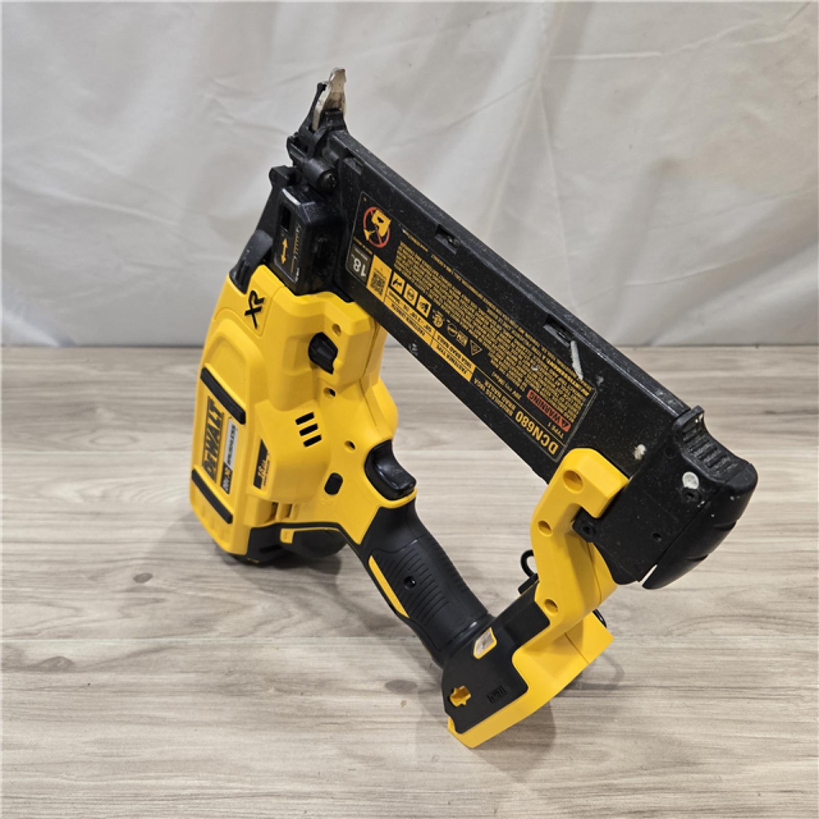 AS-IS DeWalt 20V MAX XR Cordless 18-Gauge Brad Nailer (Tool Only)