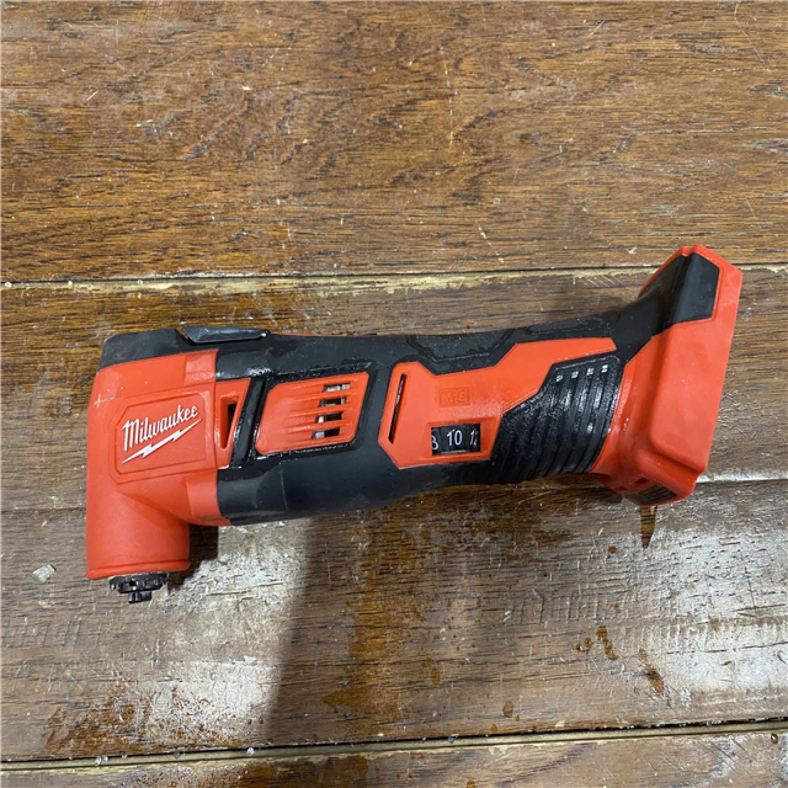 AS-IS Milwaukee 2626-20 M18 Lithium-Ion Cordless Multi-Tool (Tool Only)