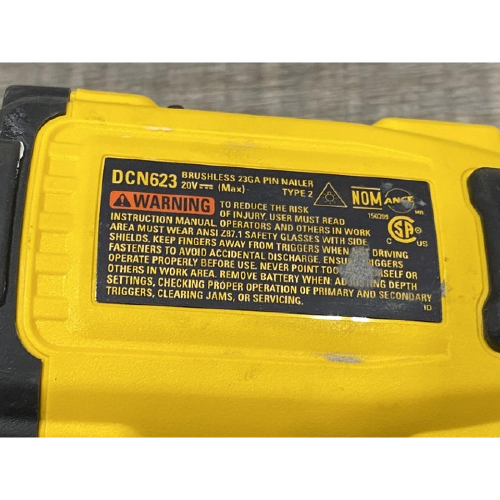 AS-IS DEWALT ATOMIC 20V MAX Lithium Ion Cordless 23 Gauge Pin Nailer Kit