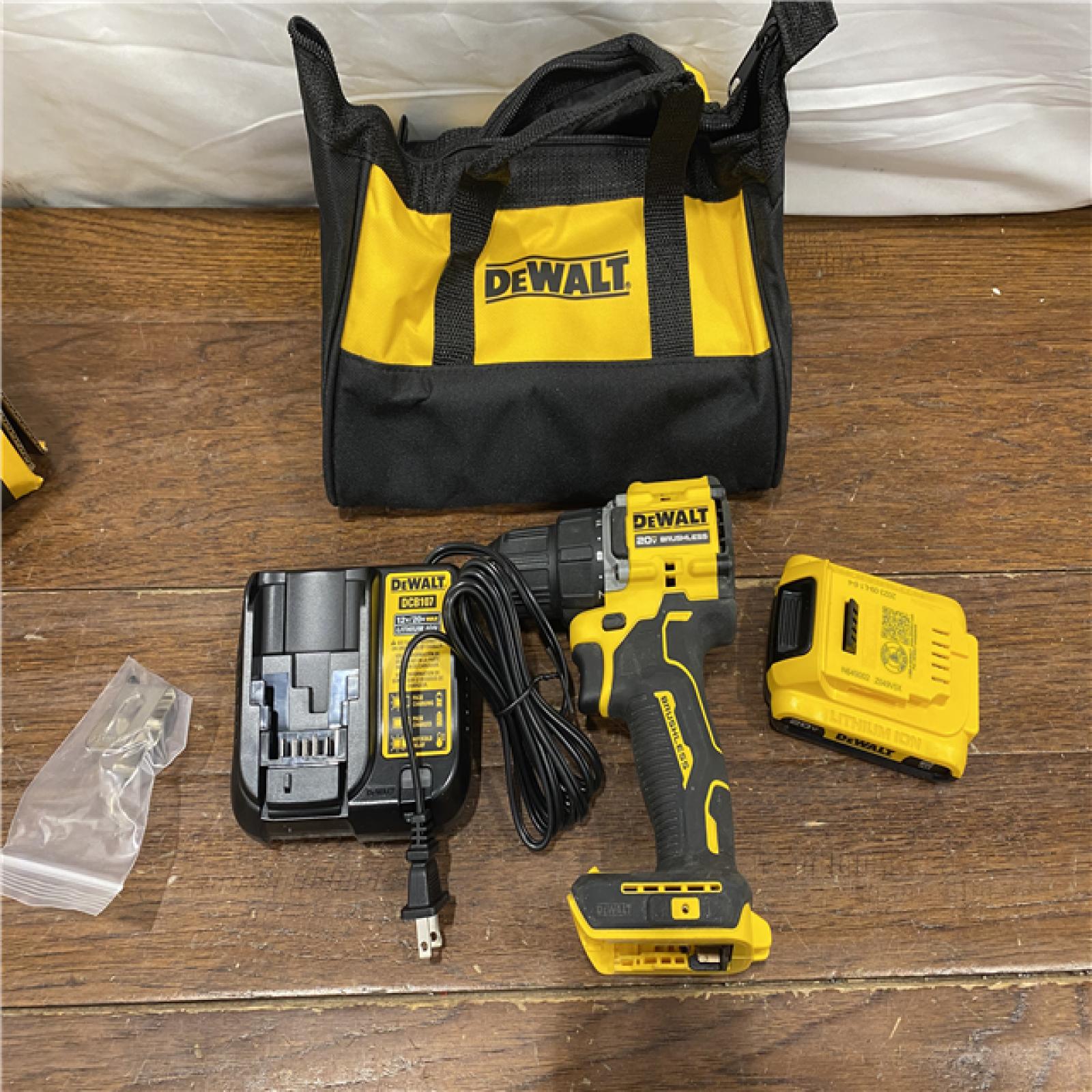 AS-IS DEWALT ATOMIC COMPACT SERIES 20V MAX* Brushless Cordless 1/2 Drill/Driver Kit