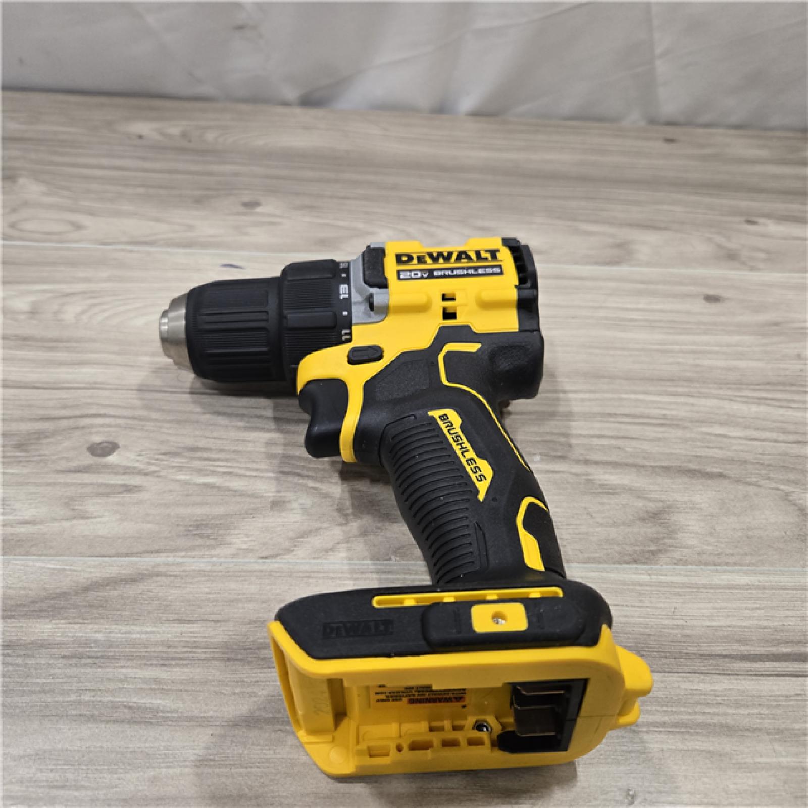 AS-IS DEWALT ATOMIC COMPACT SERIES 20V MAX* Cordless 1/2 Drill/Driver Kit