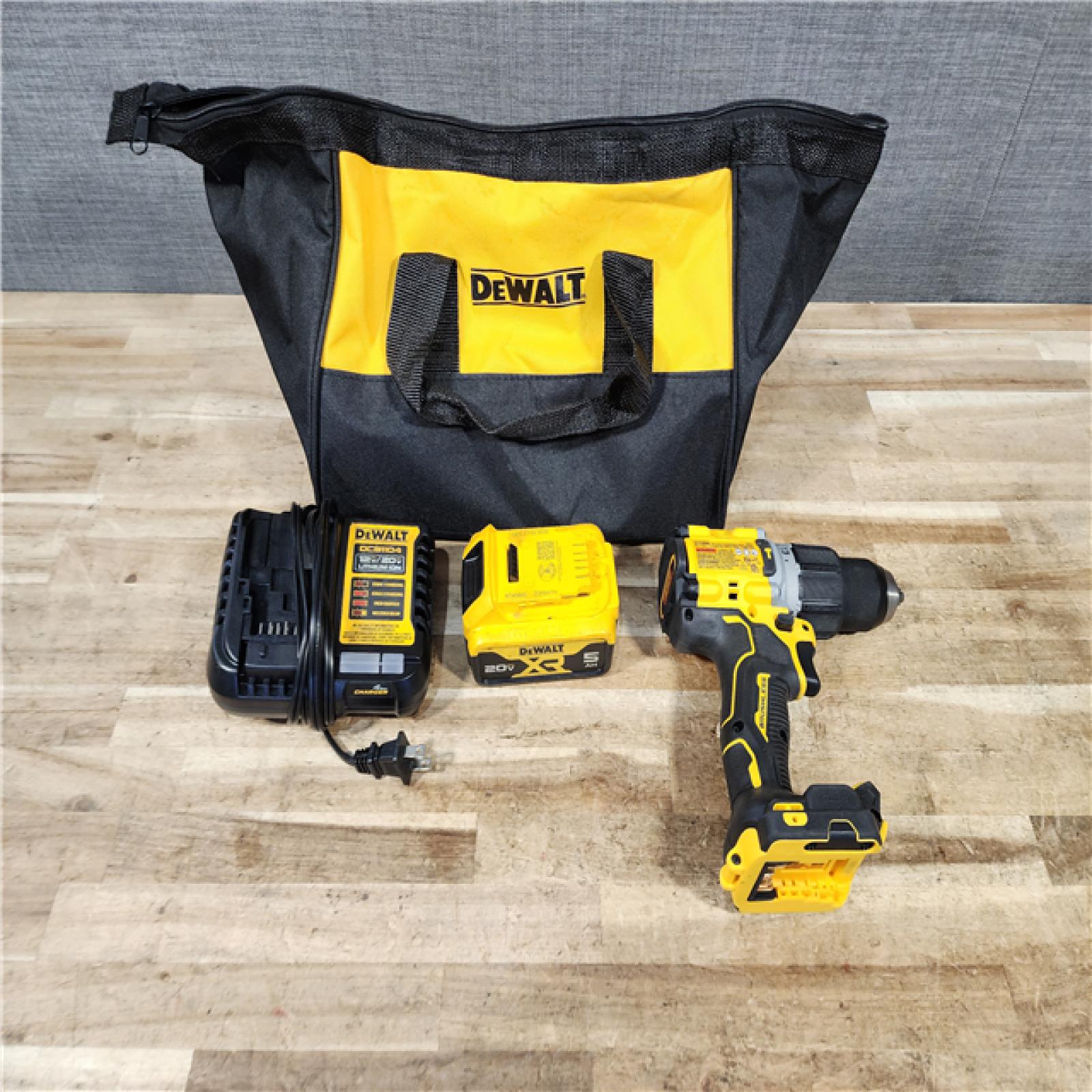 HOUSTON LOCATION - AS - IS DEWALT 20V XR Brushless Cordless 1/2 in. Hammer Drill COMBO KIT
