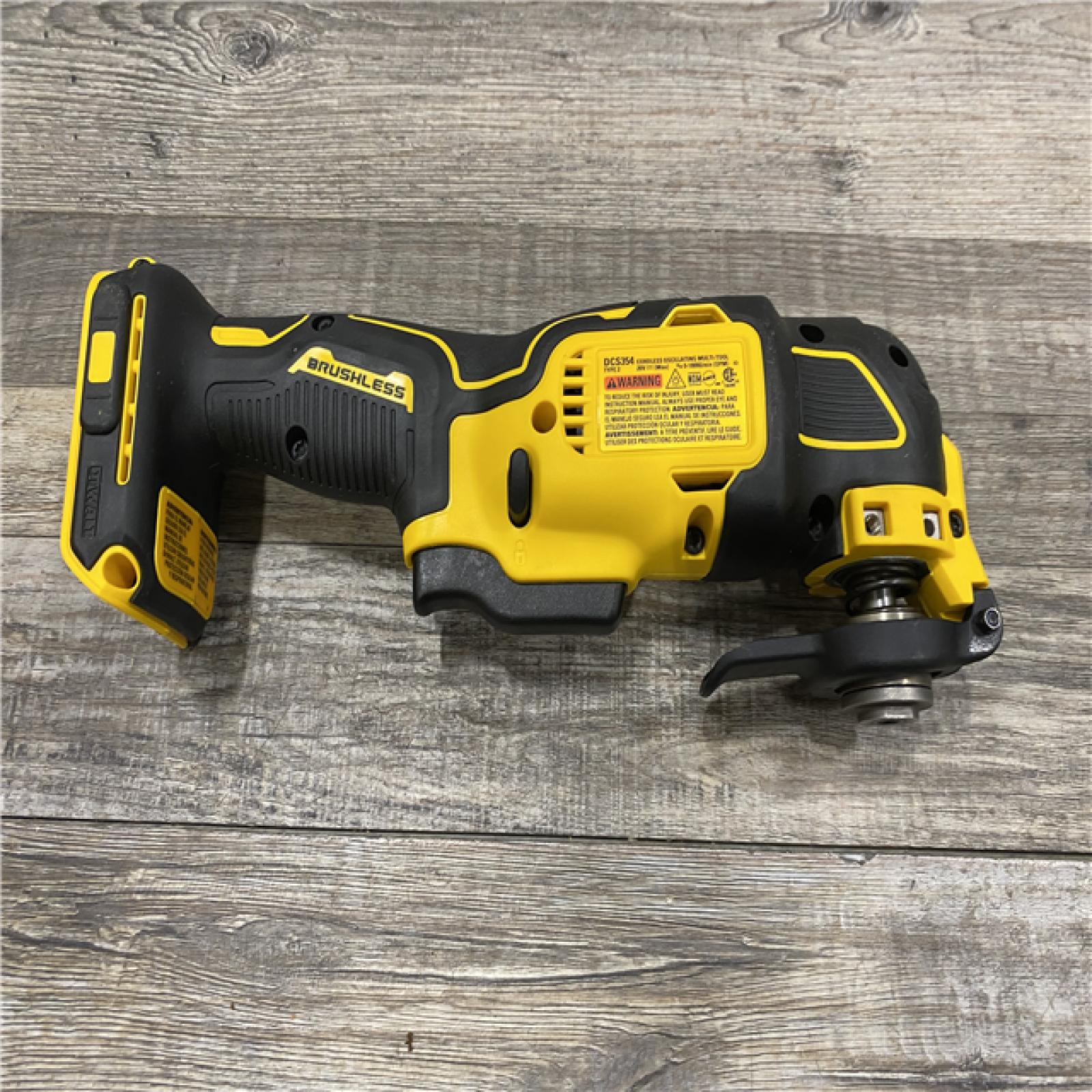 AS-IS DEWALT ATOMIC 20V MAX Cordless Brushless Oscillating Multi Tool Kit