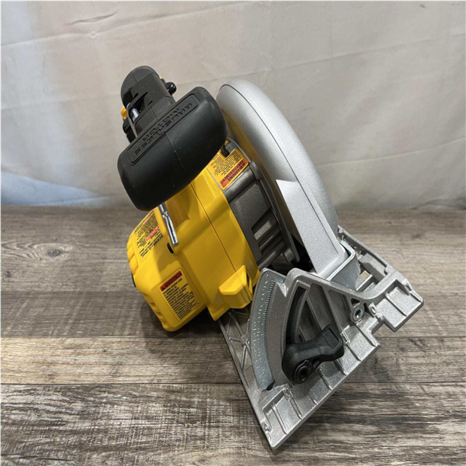 AS-IS DEWALT 20V MAX Cordless Brushless 6-1/2 in. Sidewinder Style Circular Saw (Tool Only)