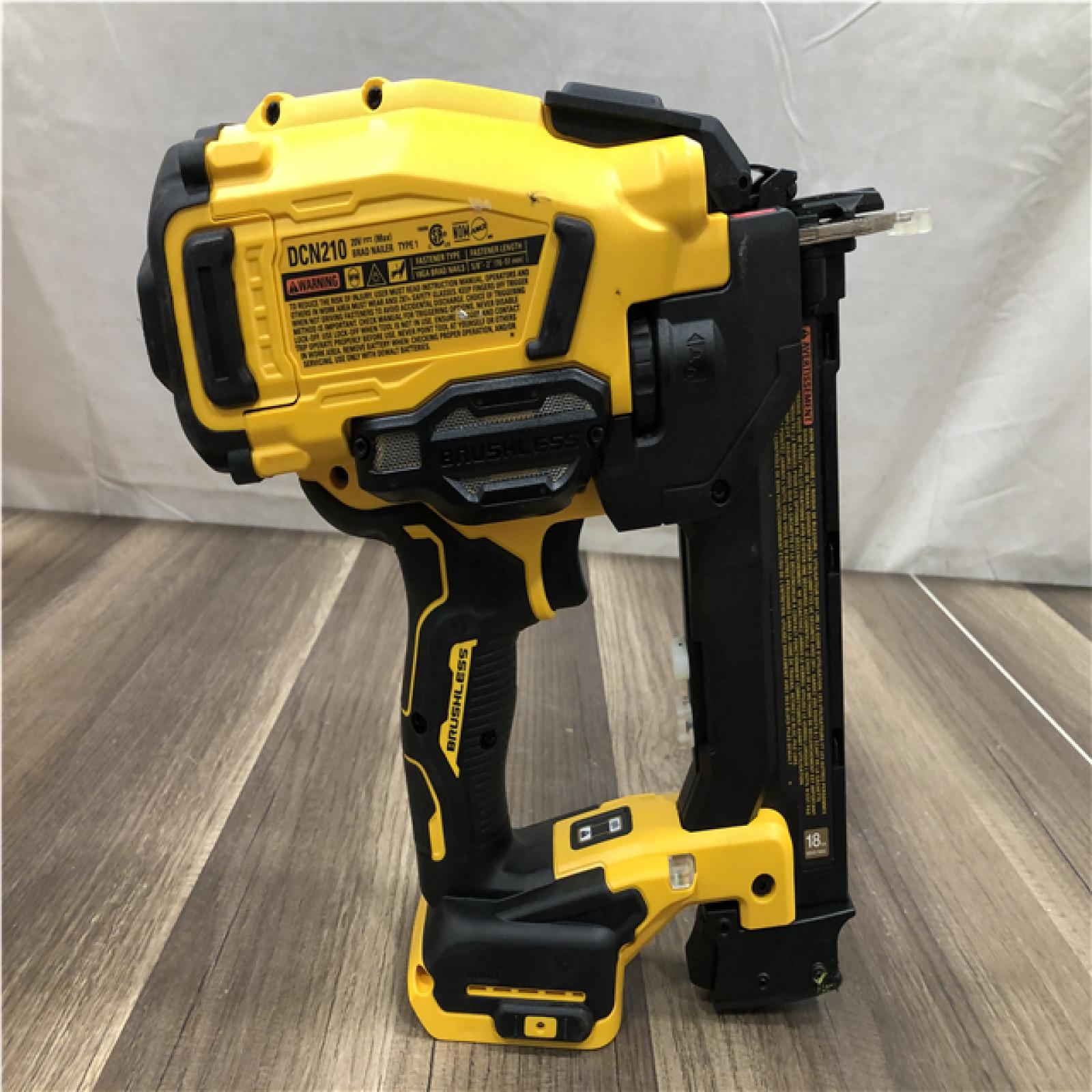AS-IS DEWALT 20V MAX XR 18 Gauge Cordless Brad Nailer (Tool Only)