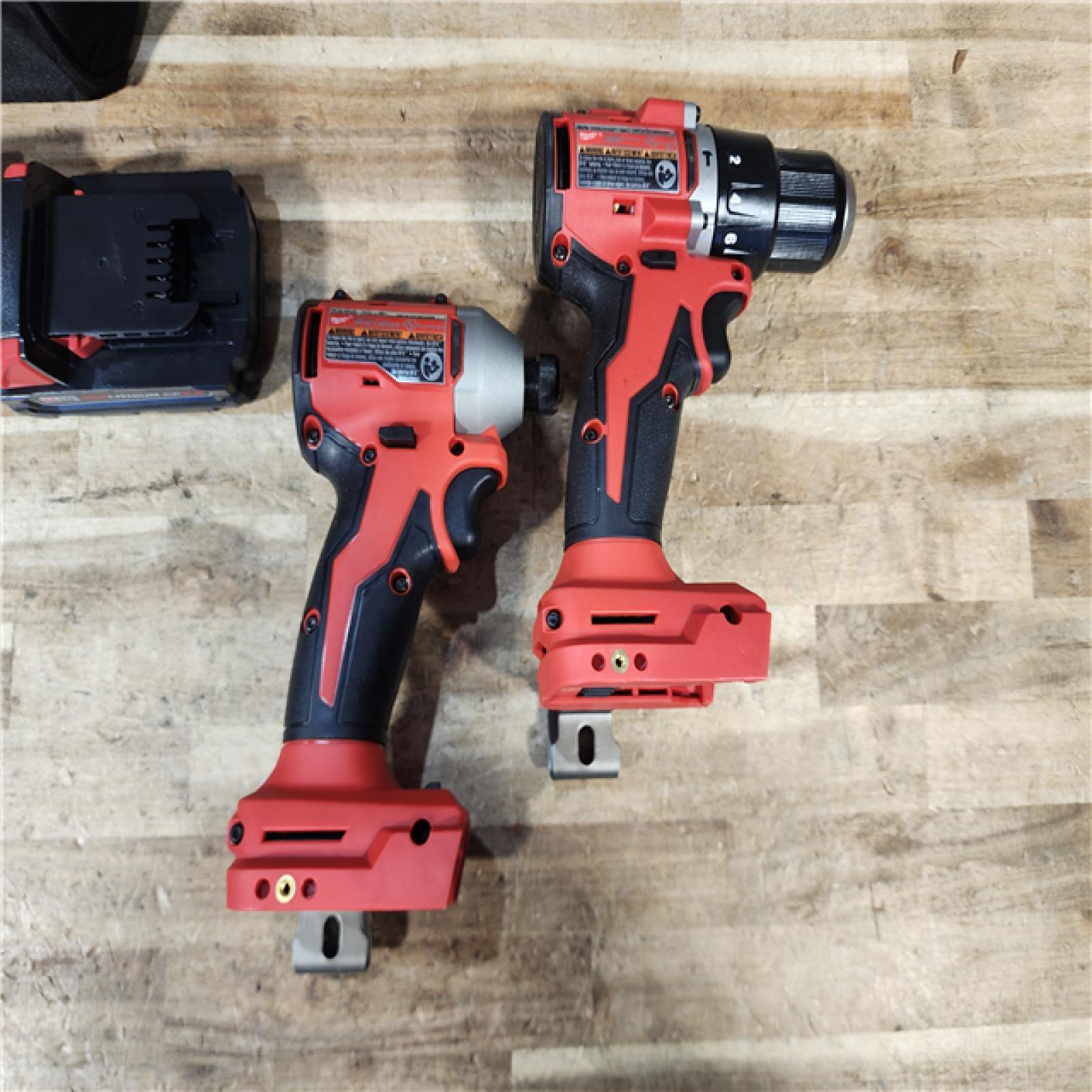 HOUSTON LOCATION - AS - IS Milwaukee 2 Tool Combo Kit W/ (2) Battery & Charger