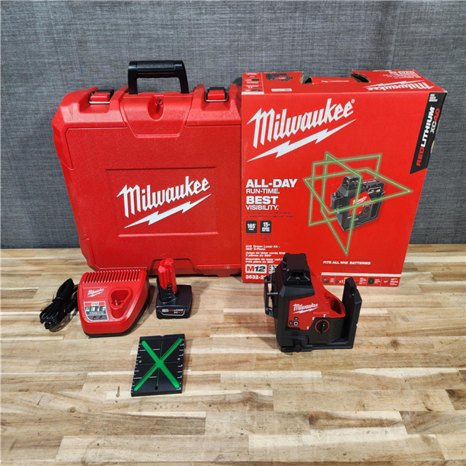 HOUSTON LOCATION - AS-IS (APPEARS LIKE NEW) Milwaukee 12-Volt Lithium-Ion Cordless Green 250 ft. 3-Plane Laser Level Kit