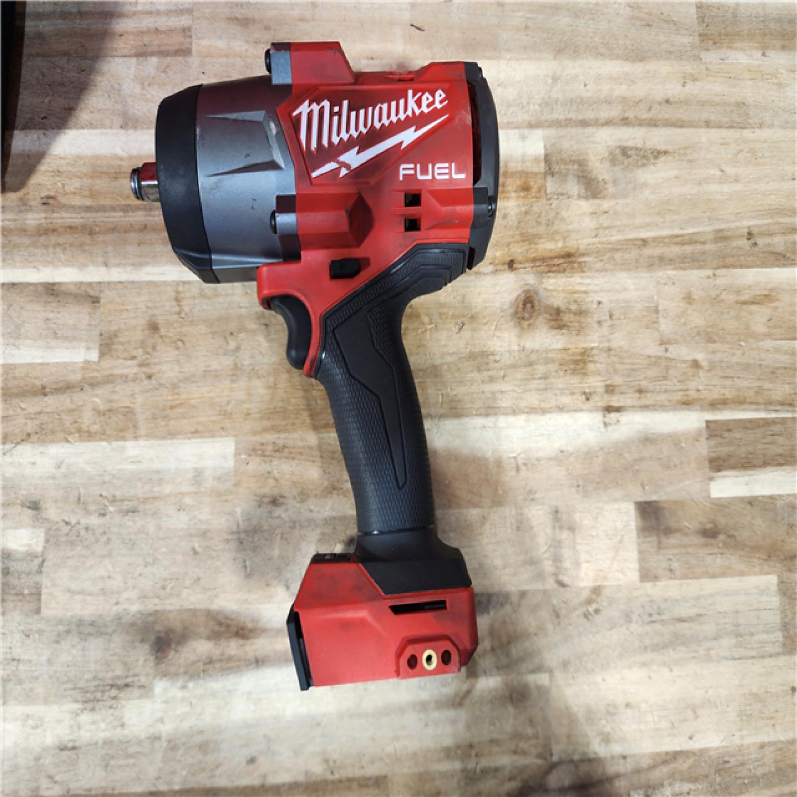 HOUSTON LOCATION - AS-IS Milwaukee FUEL 18V Lithium-Ion Brushless Cordless 1/2 in. Impact Wrench w/Friction Ring Kit