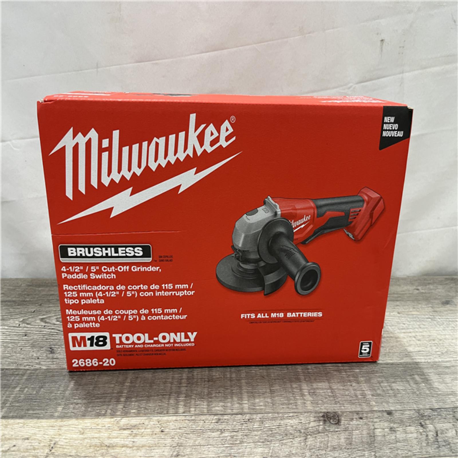 NEW - Milwaukee 18V Lithium-Ion Brushless Cordless 4-1/2 in./5 in. Grinder w/Paddle Switch (Tool-Only)