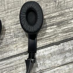 AS-IS Beats Solo3 Wireless On-Ear Headphones-BLACK MATTE