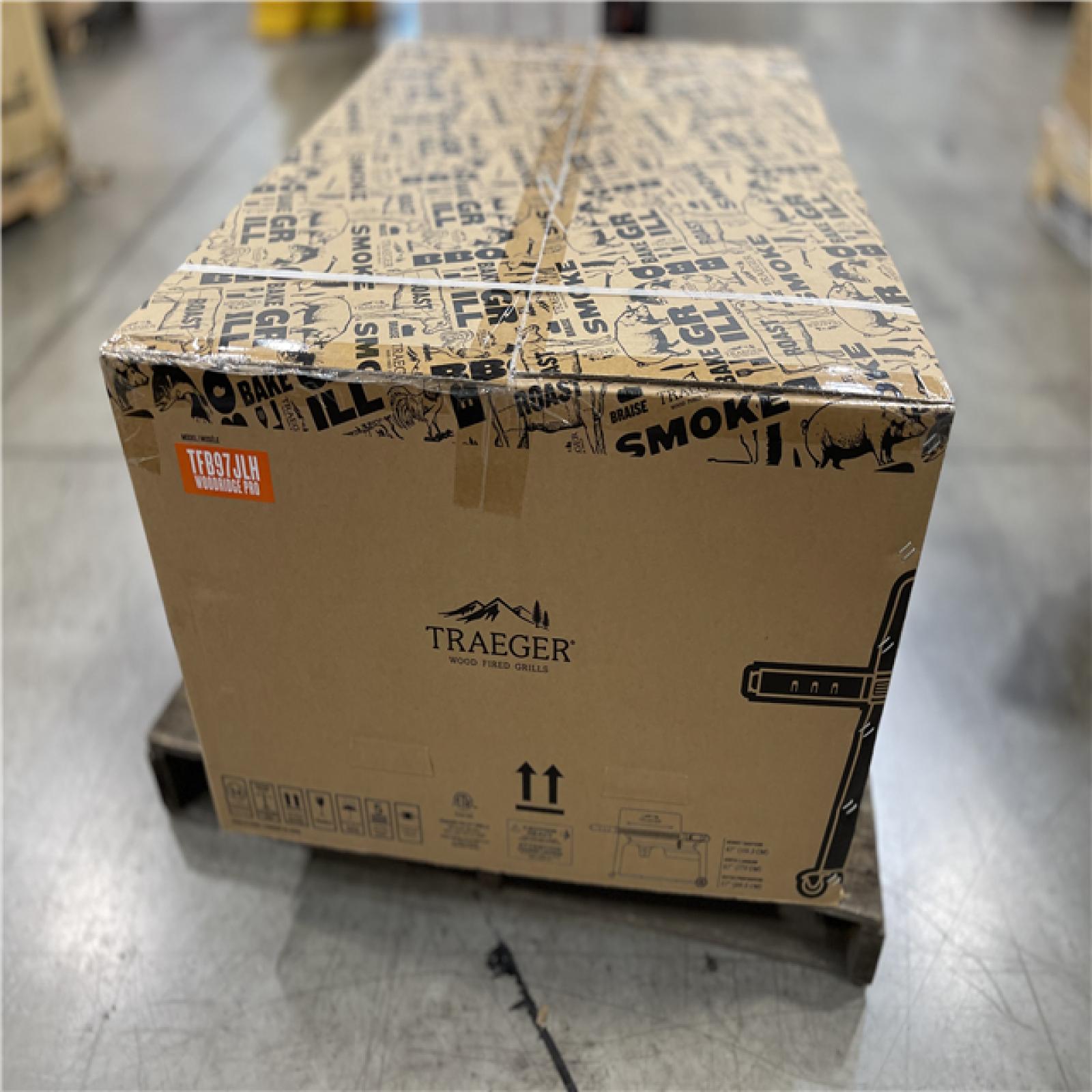 DALLAS LOCATION - Traeger Woodridge Pro Wi-Fi Pellet Grill and Smoker in Black