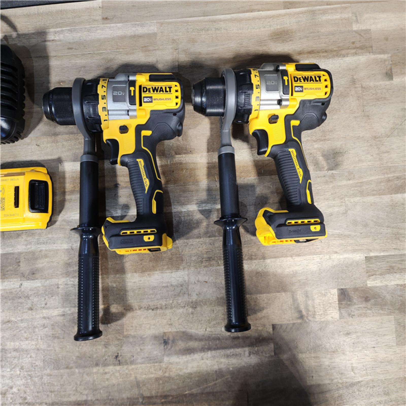 HOUSTON - LOCATION - AS-IS DEWALT 2 TOOL COMBO KIT W/(2) BATTERY & CHARGER