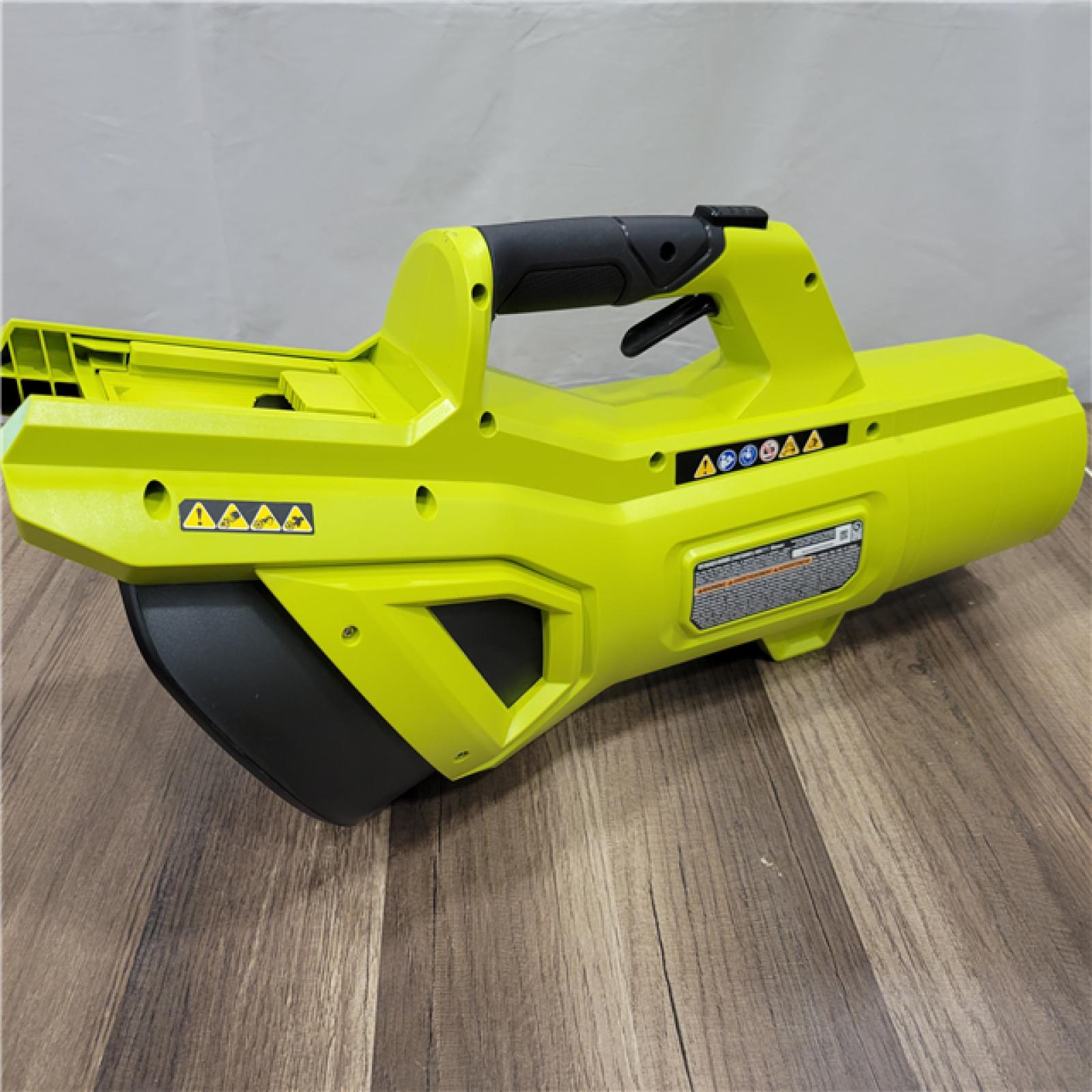GOOD RYOBI 40V HP Brushless Whisper Series 160 MPH 650 CFM Cordless Battery Leaf Blower with 4.0 Ah Battery and Charger