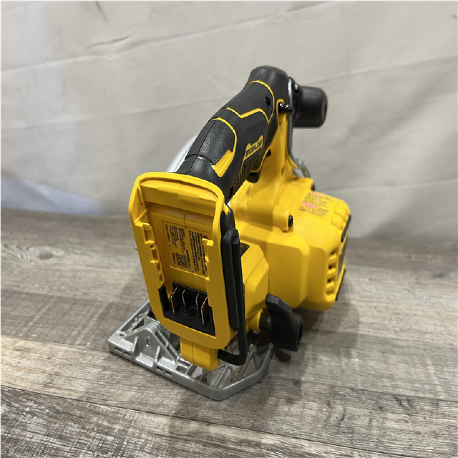 AS-IS DEWALT 20V MAX Cordless Brushless 6-1/2 in. Sidewinder Style Circular Saw (Tool Only)