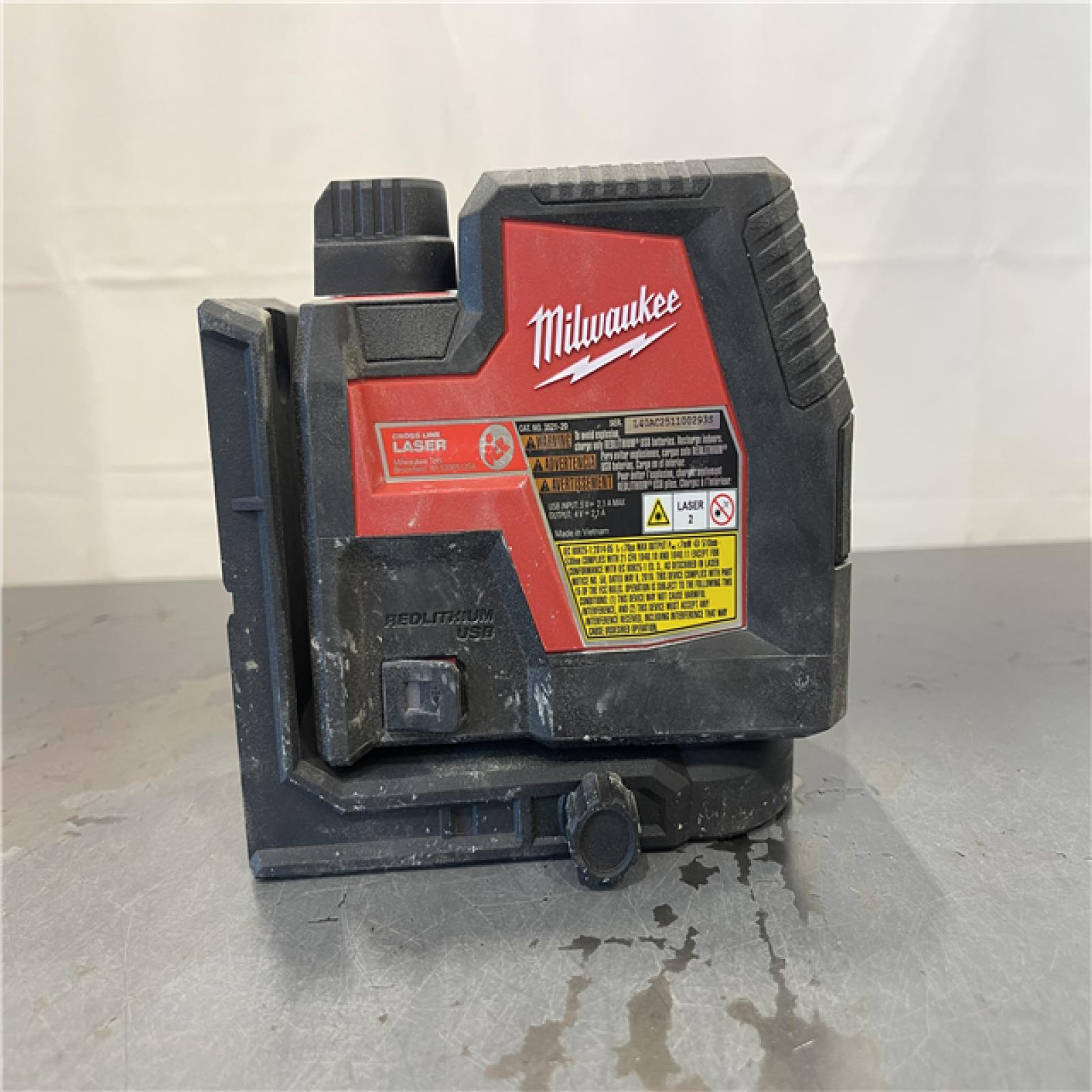 AS-IS - MILWAUKEE 100 Ft. REDLITHIUM Lithium-Ion USB Green Rechargeable Cross Line Laser Level
