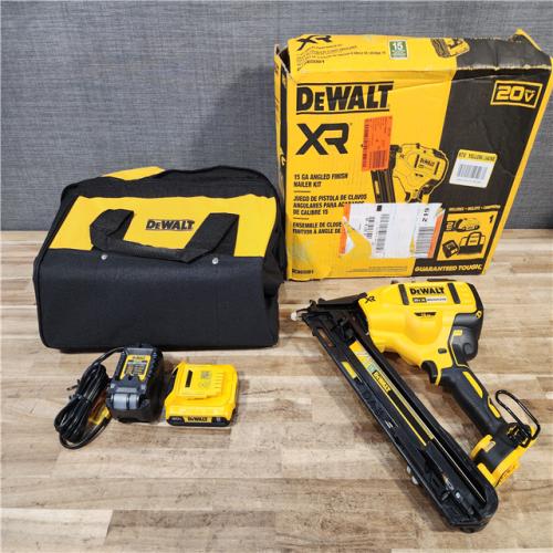HOUSTON LOCATION - AS-IS DEWALT 20V MAX XR Lithium-Ion Cordless 2-1/2 in. 15-Gauge Finish Nailer Kit