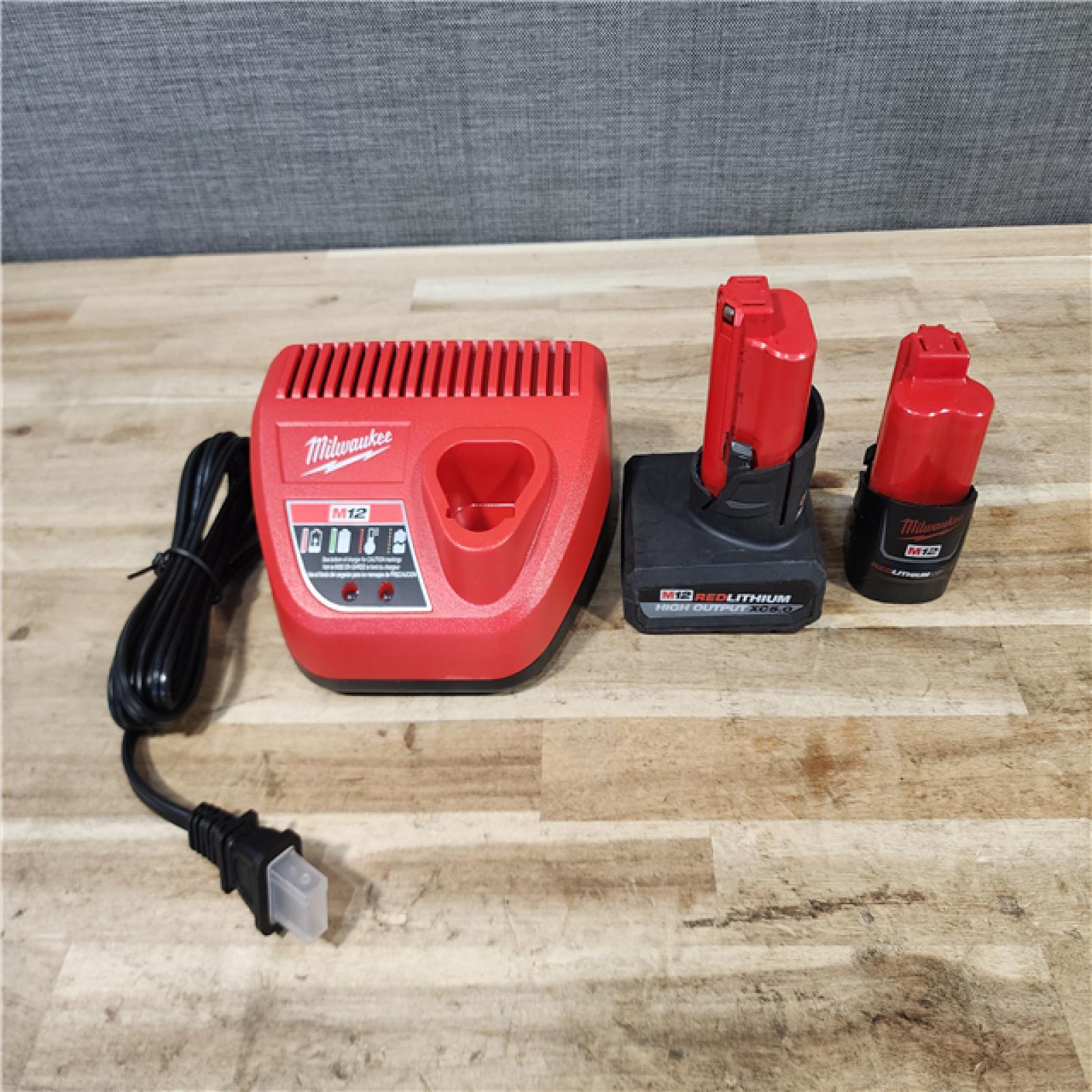 HOUSTON LOCATION - AS-IS Milwaukee 2 Tool Combo Kit W/ (2) Battery & Charger