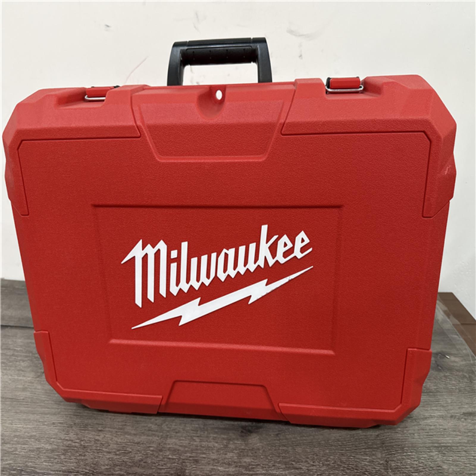California AS-IS Milwaukee M18 Press Tool Kit  Includes (2) Batteries  Charger & Hard Case