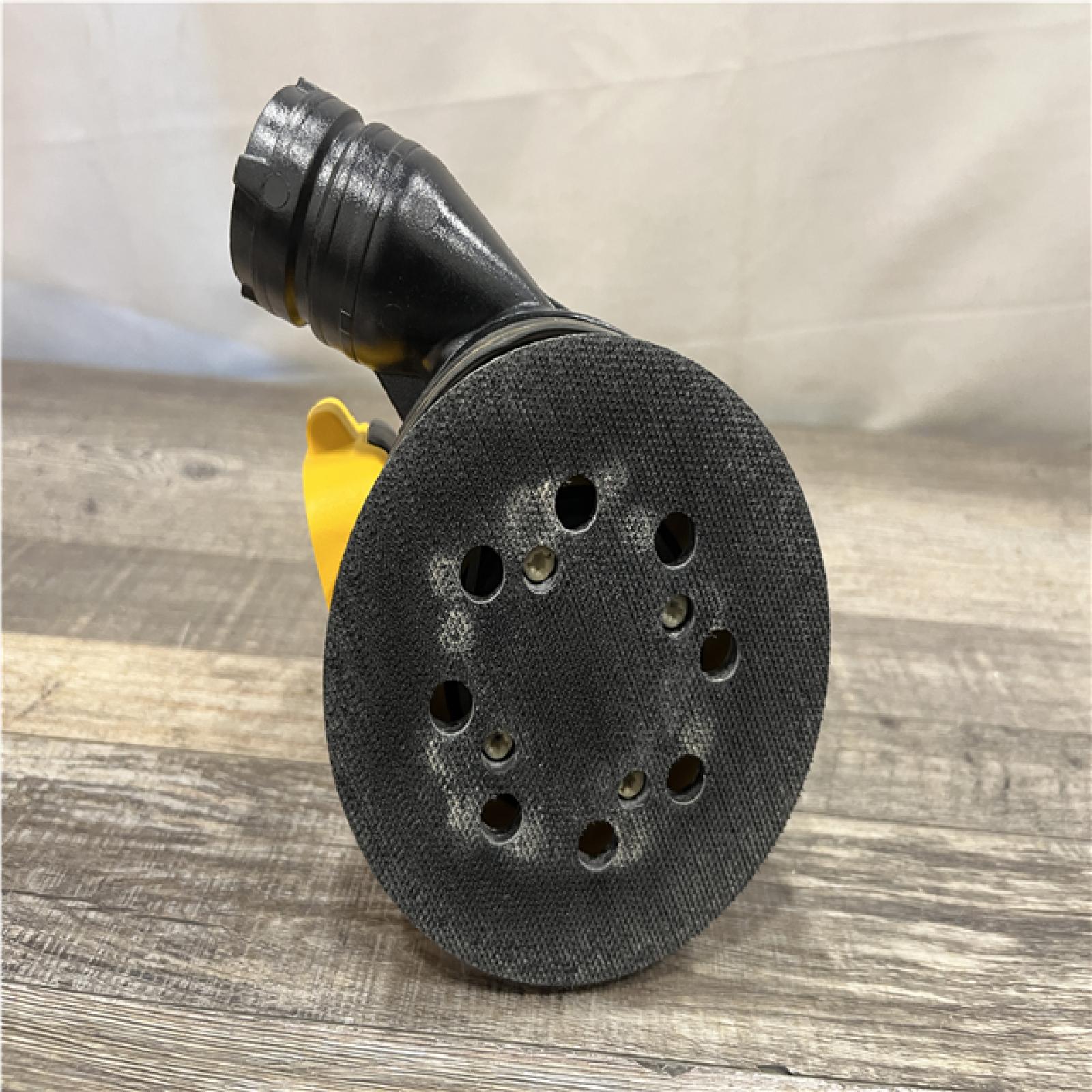 AS-IS DEWALT 20V MAX XR Cordless Brushless 5 in. Random Orbital Sander Kit