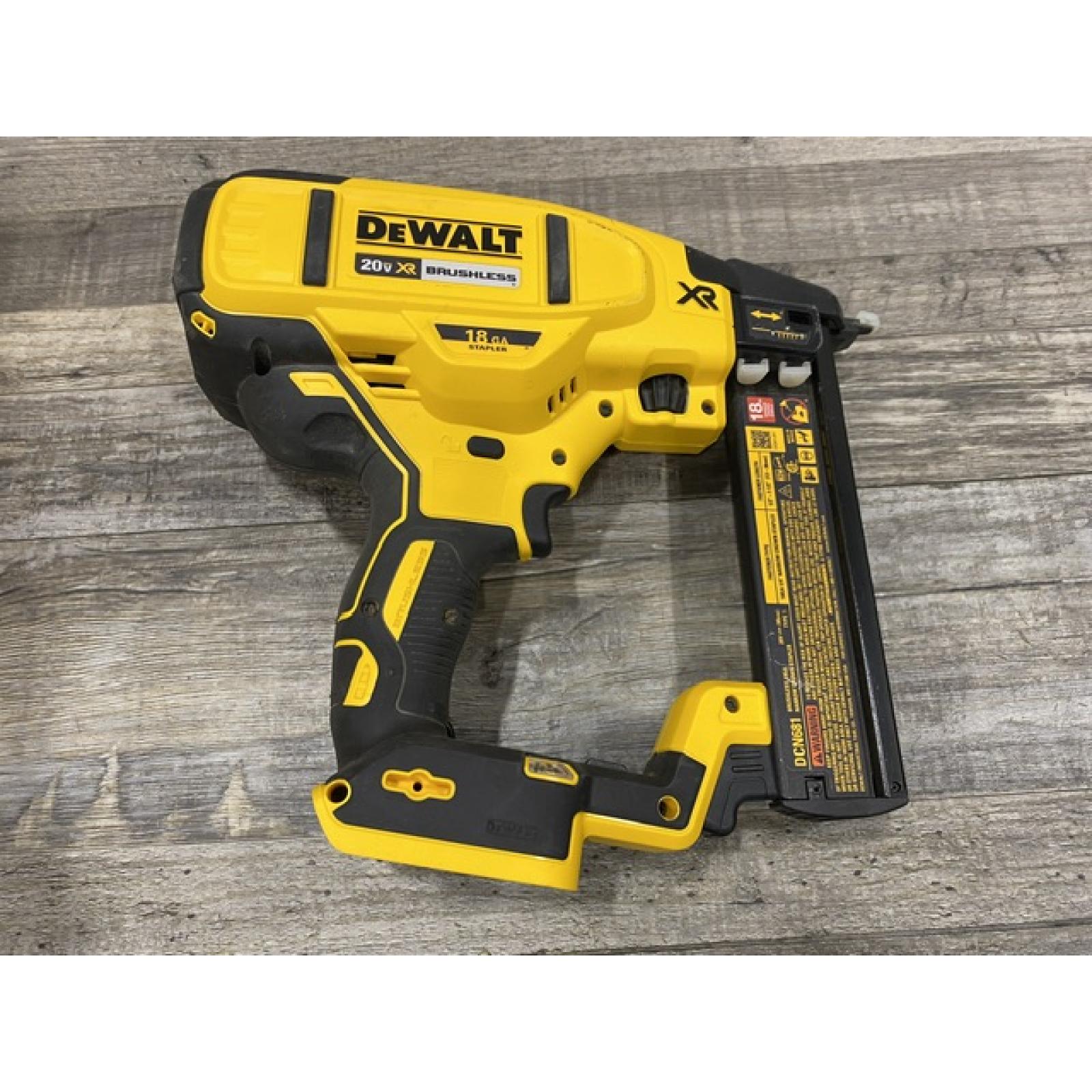 AS-IS DEWALT 20V MAX XR Lithium-Ion Cordless 18-Gauge Narrow Crown Stapler Kit