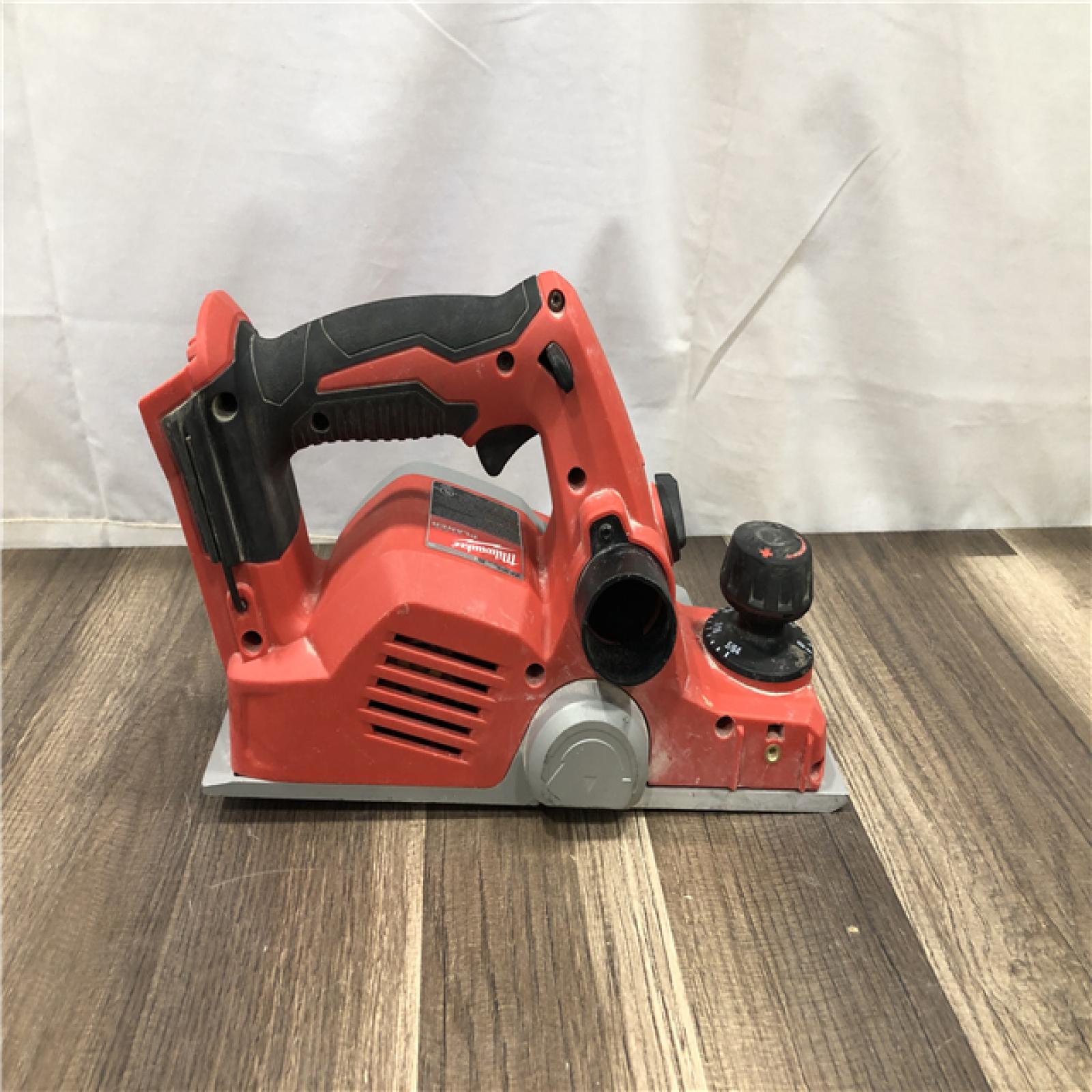 AS-IS Milwaukee 18V Lithium-Ion Cordless 3-1/4 in. Planer (Tool-Only)