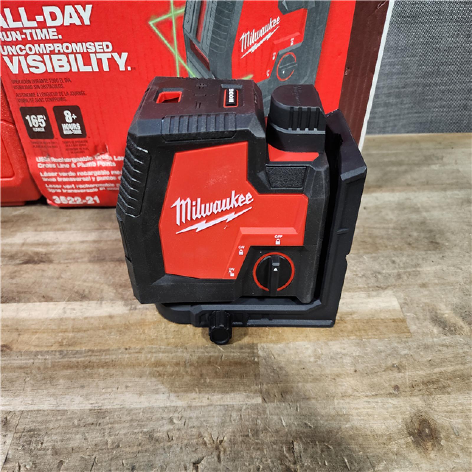 HOUSTON LOCATION - AS-IS Milwaukee-3522-21 Green Beam Laser Cross Line Plumb Point Rechargeable USB Kit