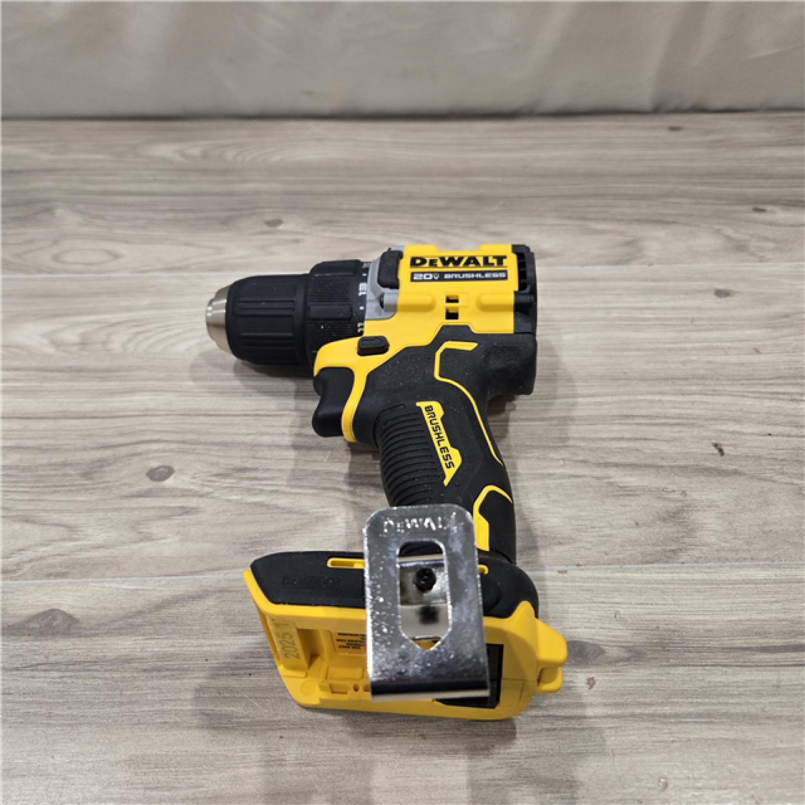 AS-IS DEWALT ATOMIC COMPACT SERIES 20V MAX* Cordless 1/2 Drill/Driver Kit