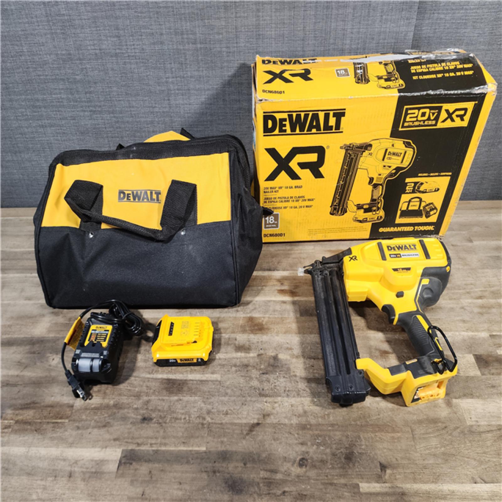 HOUSTON LOCATION - AS-IS DEWALT 20V MAX XR 18 Gauge Brad Nailer Kit