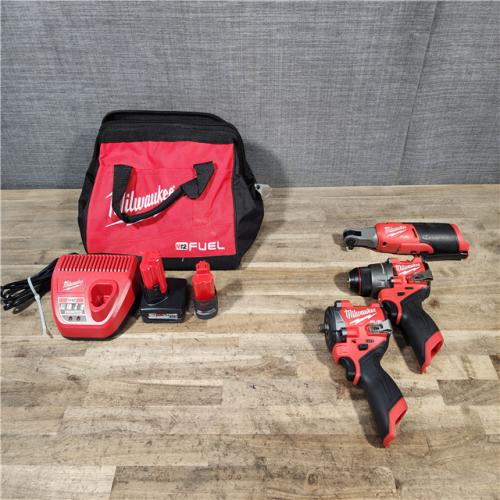HOUSTON LOCATION - AS-IS MILWAUKEE 3 TOOL COMBO KIT W/ (2) BATTERY & CHARGER